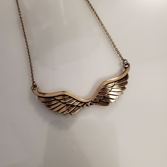 Angel wings necklace - Picture 2 of 4